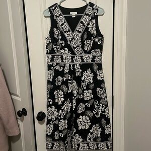 Charter Club size 10 100% Cotton V neck Black & White Damask Dress size 10